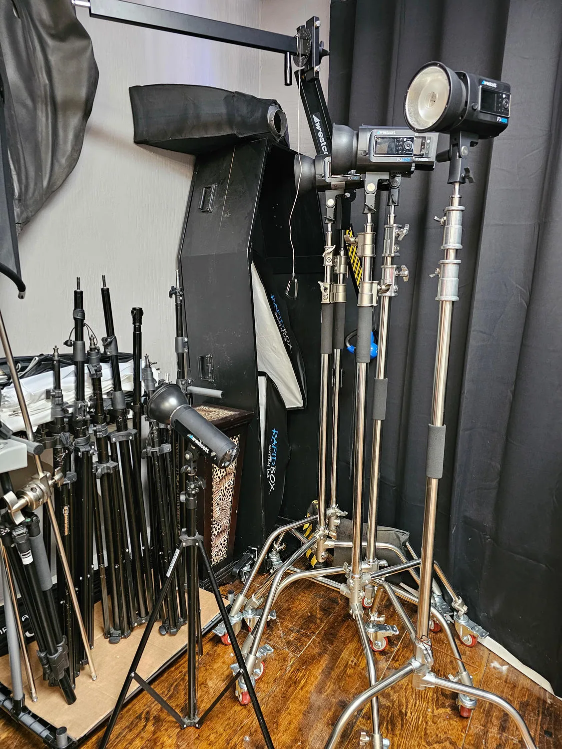 Lighting stands and support equipment
